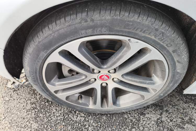 Used Jaguar XEL 2021 2.0T 250 PS R-DYNAMIC S Advanced Sport Edition Right Rear Wheel Hub