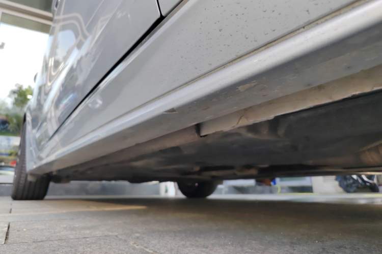 Used Jaguar XEL 2021 2.0T 250 PS R-DYNAMIC S Advanced Sport Edition Right Side Sill