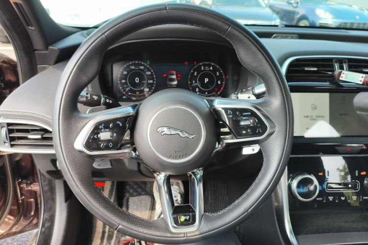 Used Jaguar XEL 2021 2.0T 250 PS R-DYNAMIC S Advanced Sport Edition Steering Wheel