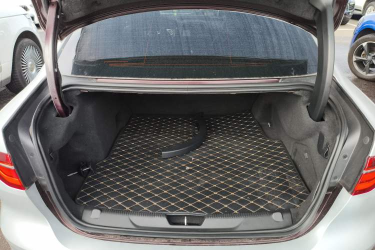 Used Jaguar XEL 2021 2.0T 250 PS R-DYNAMIC S Advanced Sport Edition Trunk