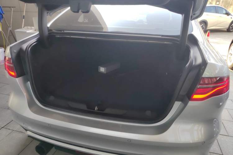 Used Jaguar XEL 2021 2.0T 250 PS R-DYNAMIC S Advanced Sport Edition Trunk