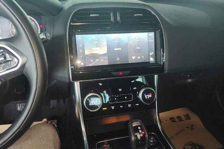 Used Jaguar XEL 2021 2.0T 250 PS S Progressive Elegance Edition Audio And AC Panel