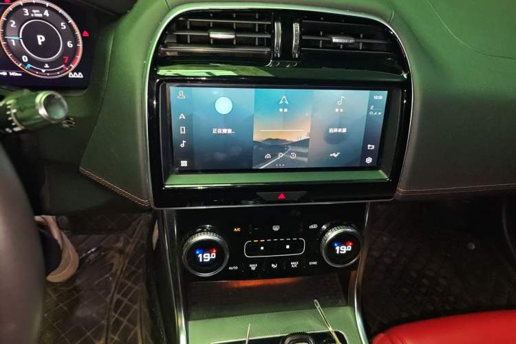 Used Jaguar XEL 2021 2.0T 250 PS R-DYNAMIC S Advanced Sport Edition Audio And AC Panel