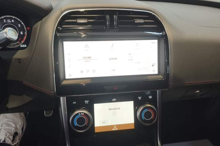 Used Jaguar XEL 2021 2.0T 250 PS Black Edition Sport Version Audio And AC Panel
