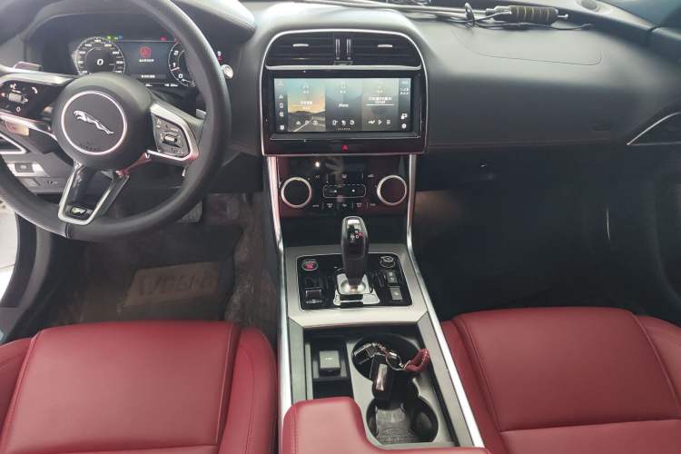 Used Jaguar XEL 2021 2.0T 250 PS R-DYNAMIC S Advanced Sport Edition Audio And AC Panel