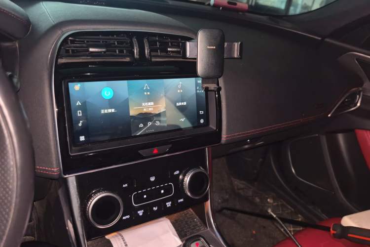 Used Jaguar XEL 2021 2.0T 250 PS R-DYNAMIC S Advanced Sport Edition Audio And AC Panel
