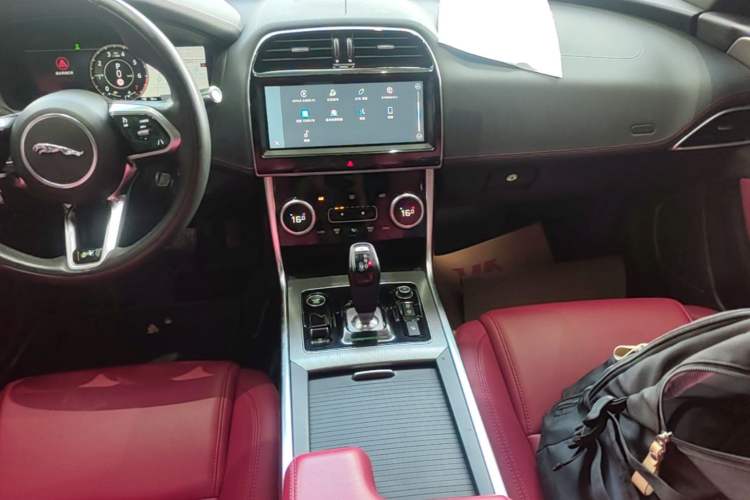 Used Jaguar XEL 2021 2.0T 250 PS R-DYNAMIC S Advanced Sport Edition Audio And AC Panel