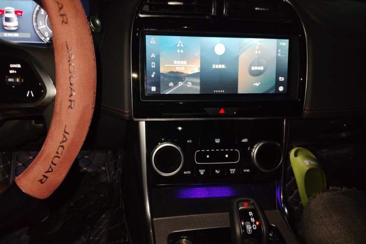 Used Jaguar XEL 2021 2.0T 250 PS R-DYNAMIC S Advanced Sport Edition Audio And AC Panel