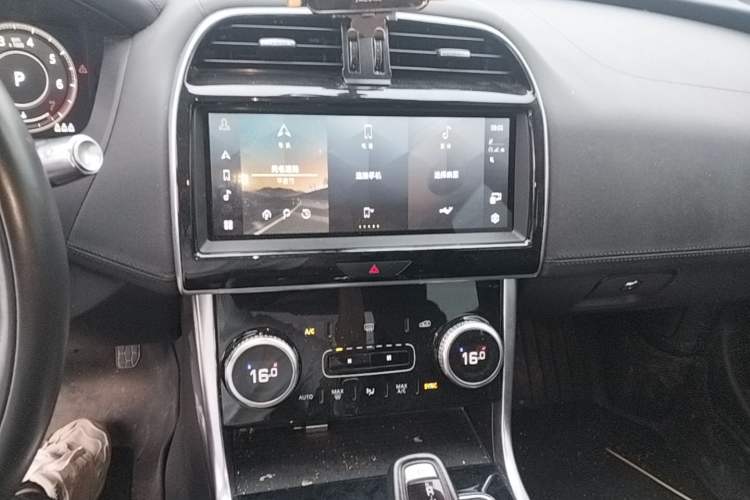 Used Jaguar XEL 2021 2.0T 250 PS S Progressive Elegance Edition Audio And AC Panel