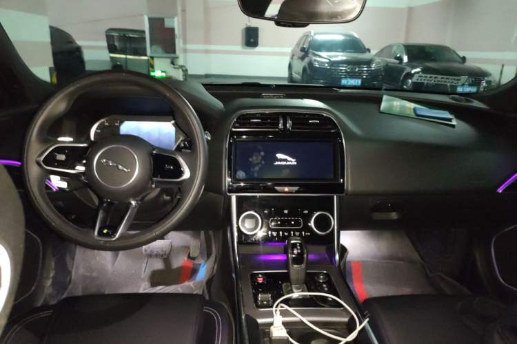 Used Jaguar XEL 2021 2.0T 200PS R-DYNAMIC Youth Sports Edition Center Console