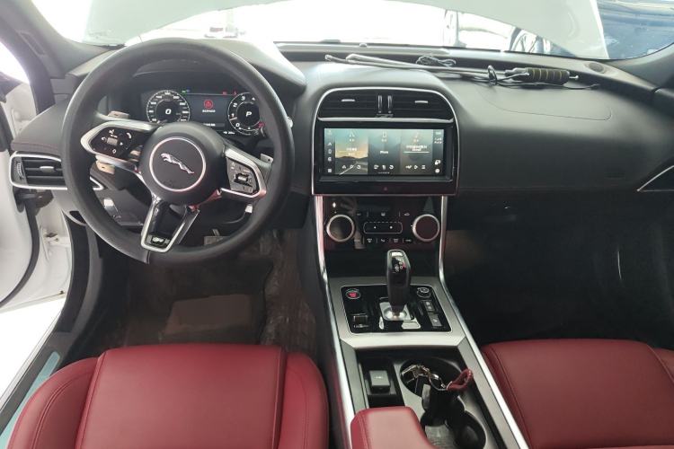 Used Jaguar XEL 2021 2.0T 250 PS R-DYNAMIC S Advanced Sport Edition Center Console