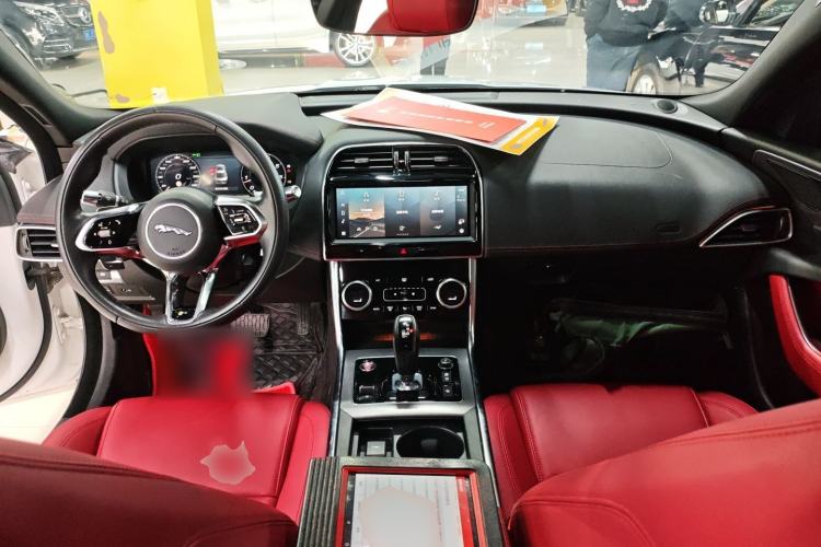 Used Jaguar XEL 2021 2.0T 250 PS R-DYNAMIC S Advanced Sport Edition Center Console