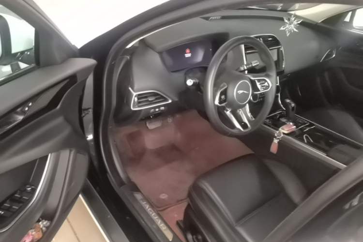 Used Jaguar XEL 2021 2.0T 250 PS S Progressive Elegance Edition Driver Seat