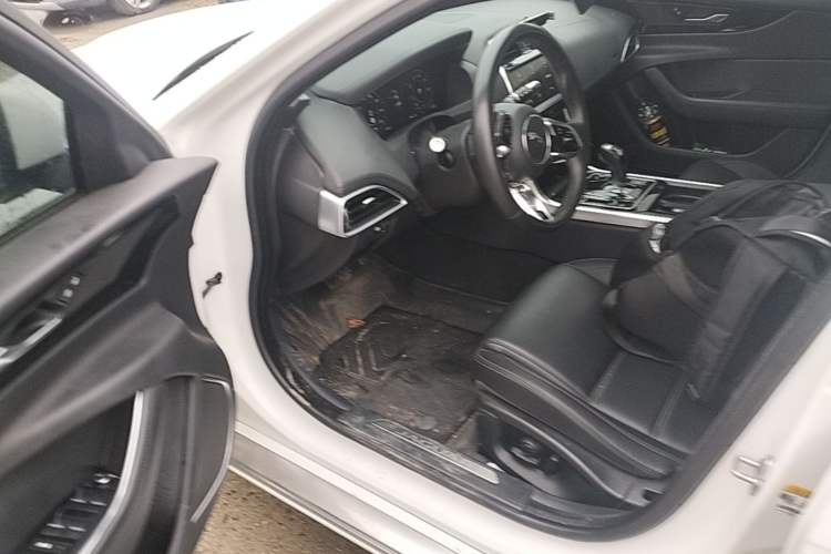 Used Jaguar XEL 2021 2.0T 250 PS S Progressive Elegance Edition Driver Seat