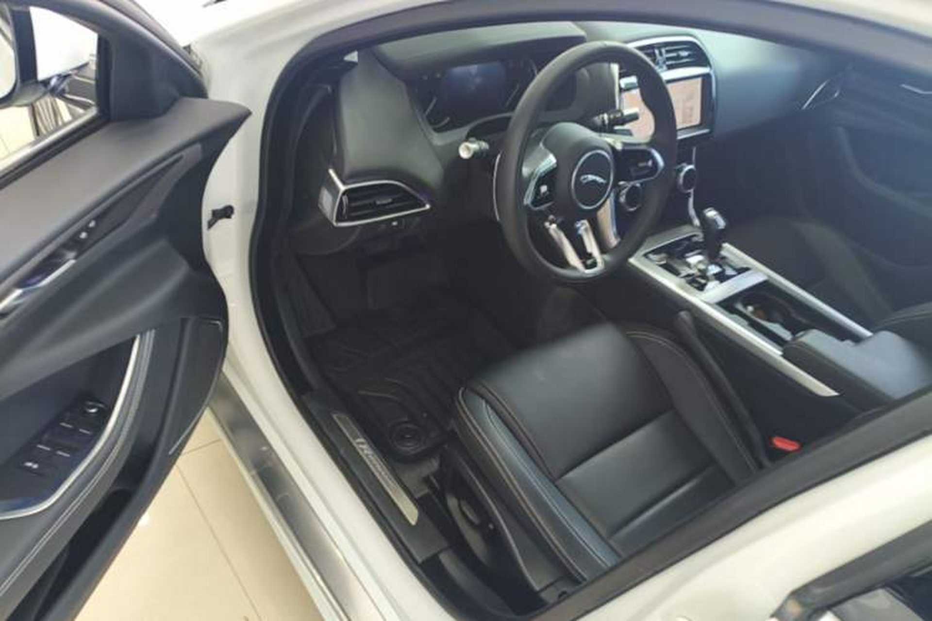 Used Jaguar XEL 2021 2.0T 200PS R-DYNAMIC Youth Sports Edition Driver Seat