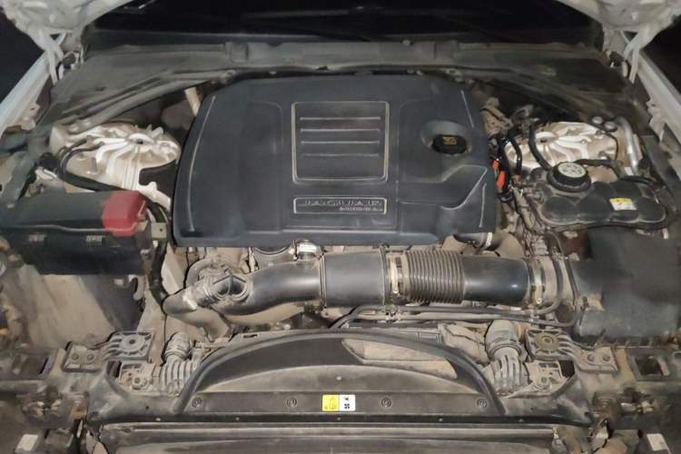 Used Jaguar XEL 2021 2.0T 200PS R-DYNAMIC Youth Sports Edition Engine Bay