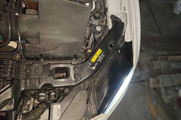 Used Jaguar XEL 2021 2.0T 200PS R-DYNAMIC Youth Sports Edition Engine Bay Left