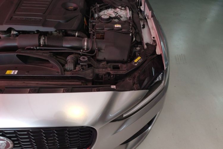 Used Jaguar XEL 2021 2.0T 250 PS Black Edition Sport Version Engine Bay Left