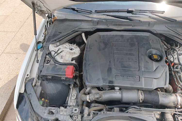 Used Jaguar XEL 2021 2.0T 250 PS R-DYNAMIC S Advanced Sport Edition Engine Bay Right
