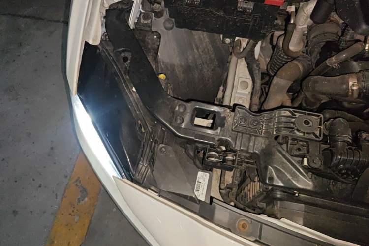 Used Jaguar XEL 2021 2.0T 200PS R-DYNAMIC Youth Sports Edition Engine Bay Right