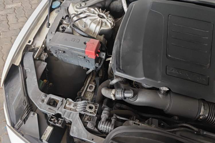 Used Jaguar XEL 2021 2.0T 250 PS S Progressive Elegance Edition Engine Bay Right