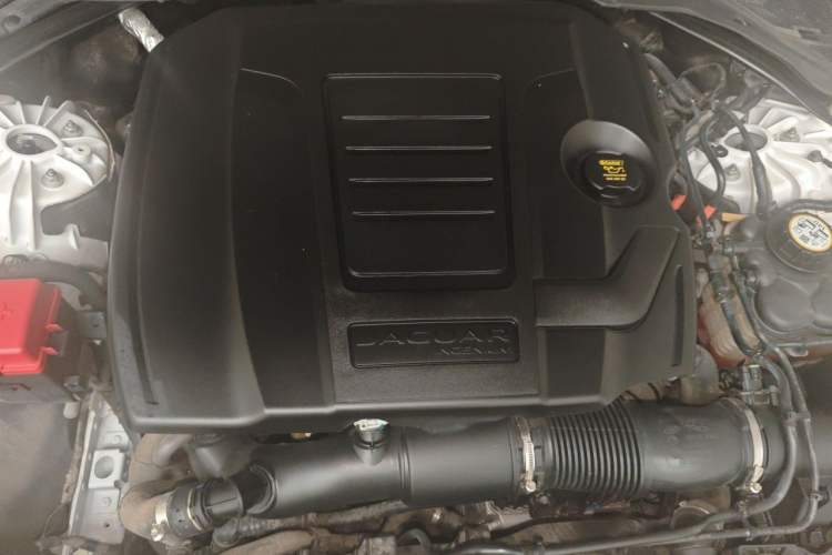 Used Jaguar XEL 2021 2.0T 250 PS Black Edition Sport Version Engine Bay