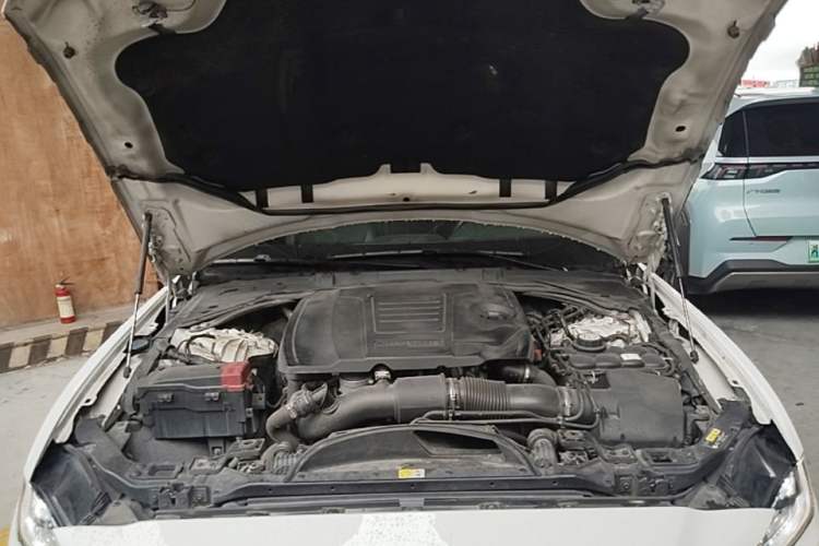 Used Jaguar XEL 2021 2.0T 250 PS S Progressive Elegance Edition Engine Bay