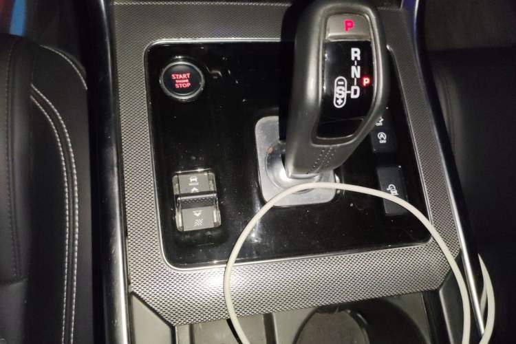 Used Jaguar XEL 2021 2.0T 200PS R-DYNAMIC Youth Sports Edition Gear Lever