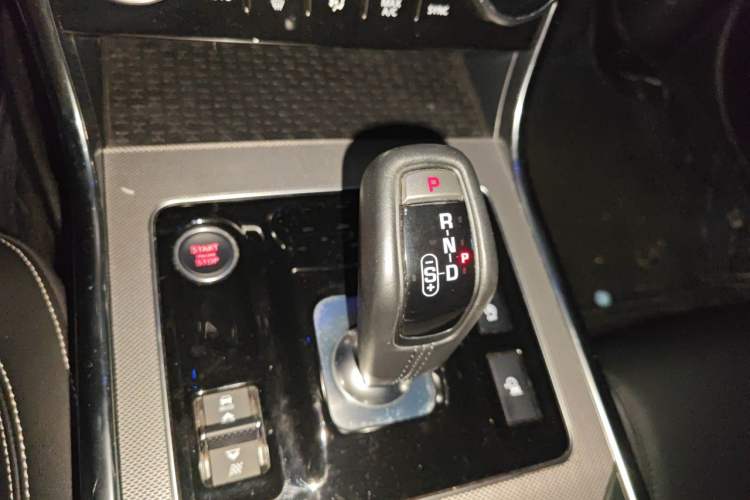 Used Jaguar XEL 2021 2.0T 200PS R-DYNAMIC Youth Sports Edition Gear Lever