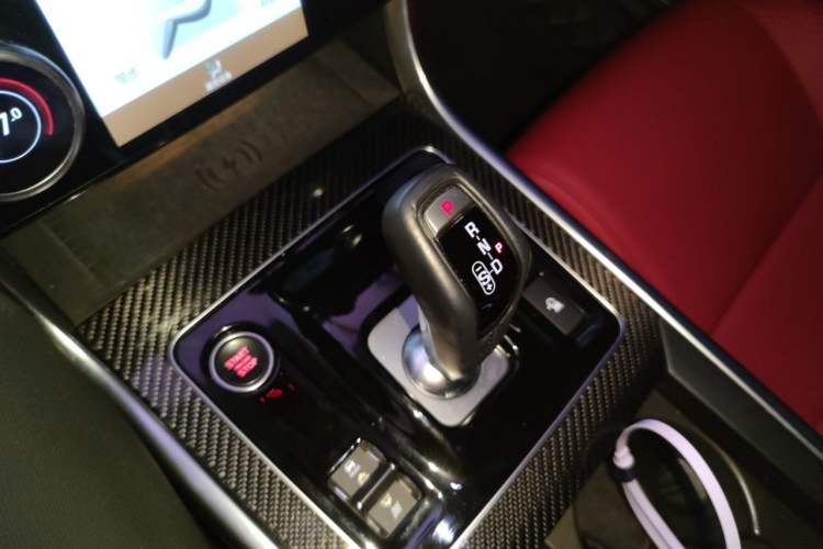 Used Jaguar XEL 2021 2.0T 250 PS Black Edition Sport Version Gear Lever