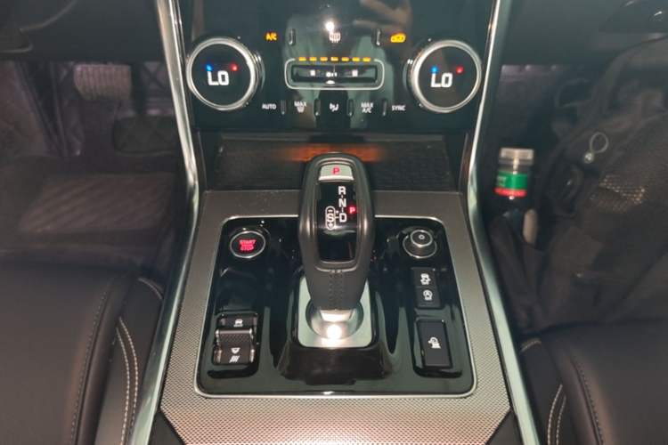 Used Jaguar XEL 2021 2.0T 250 PS R-DYNAMIC S Advanced Sport Edition Gear Lever