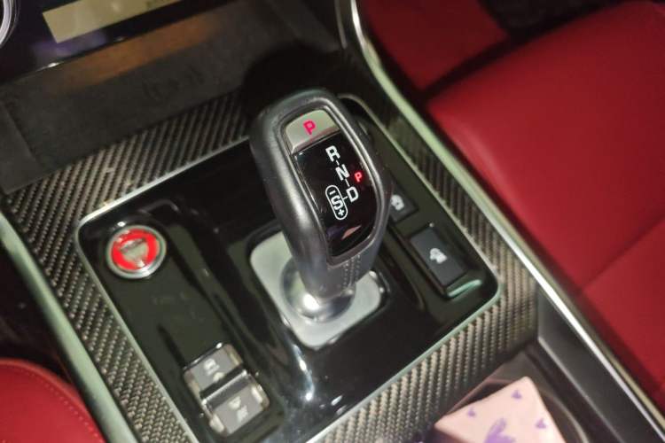Used Jaguar XEL 2021 2.0T 250 PS Black Edition Sport Version Gear Lever