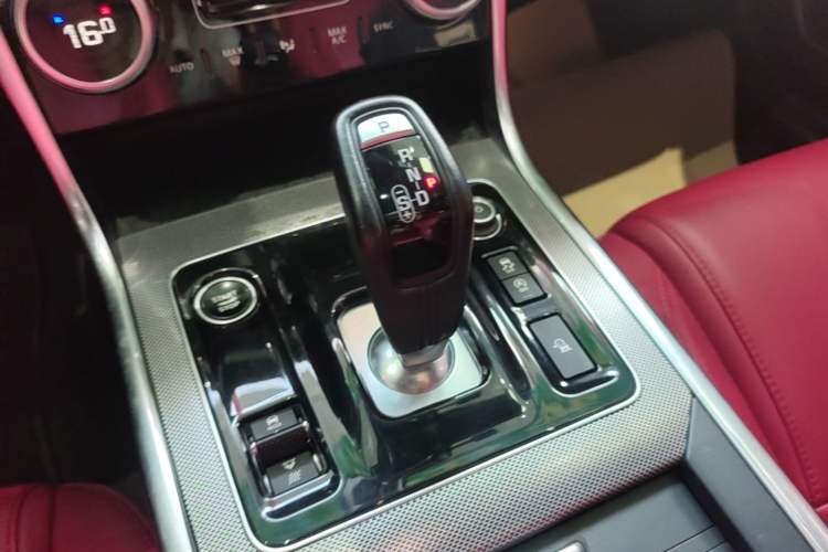Used Jaguar XEL 2021 2.0T 250 PS R-DYNAMIC S Advanced Sport Edition Gear Lever