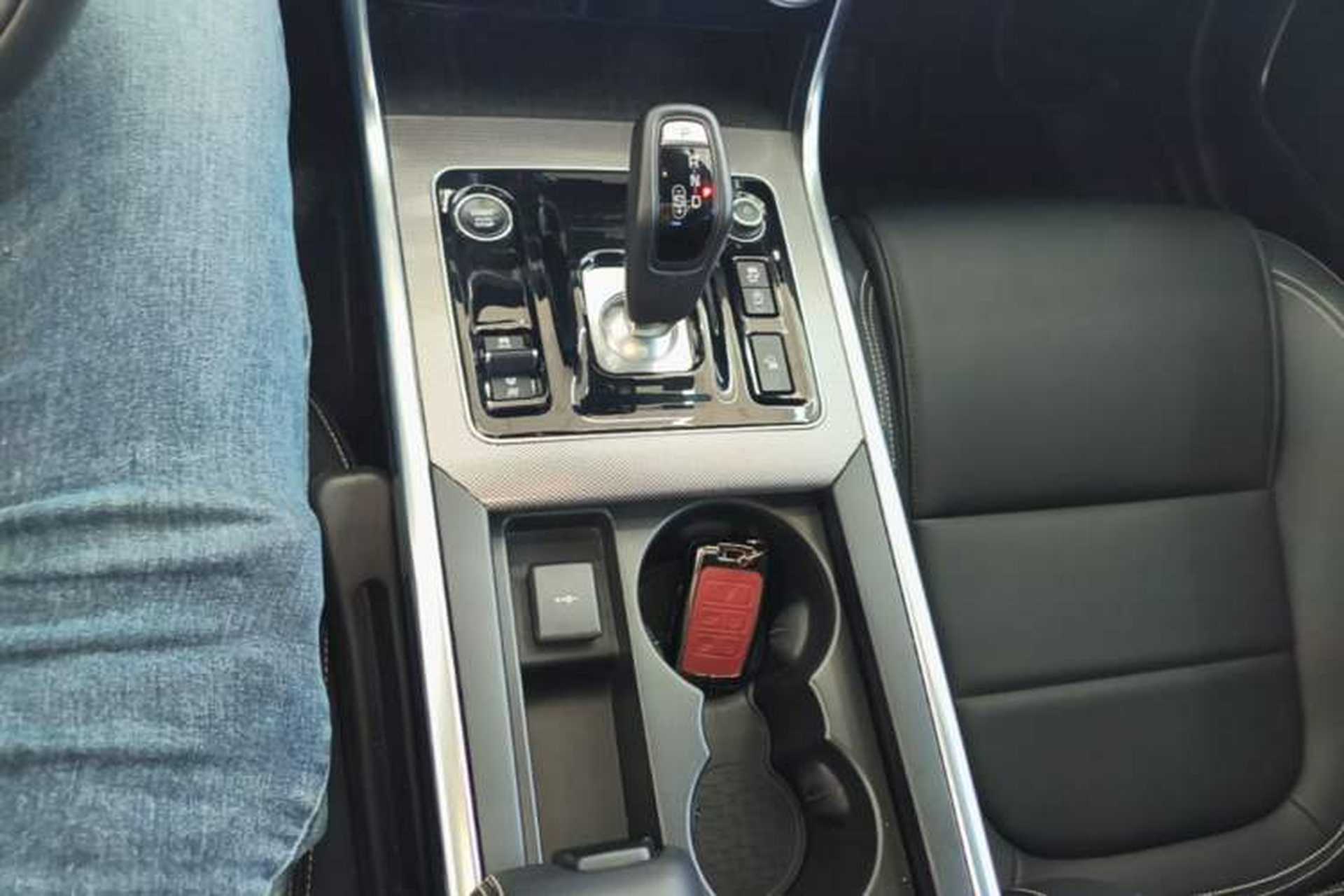 Used Jaguar XEL 2021 2.0T 200PS R-DYNAMIC Youth Sports Edition Gear Lever
