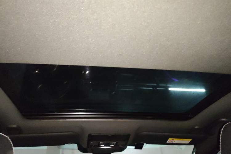 Used Jaguar XEL 2021 2.0T 200PS R-DYNAMIC Youth Sports Edition Headliner