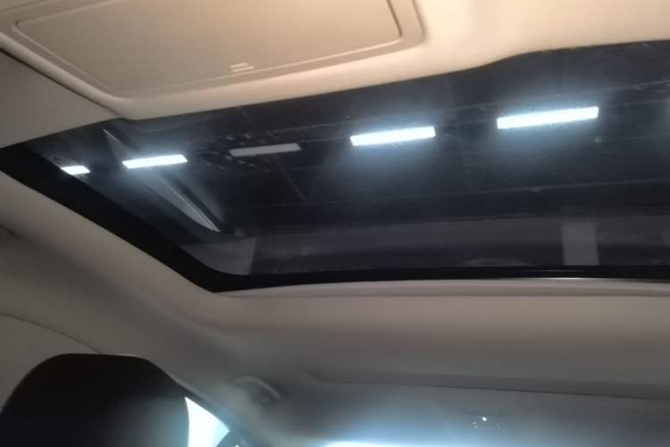 Used Jaguar XEL 2021 2.0T 250 PS S Progressive Elegance Edition Headliner