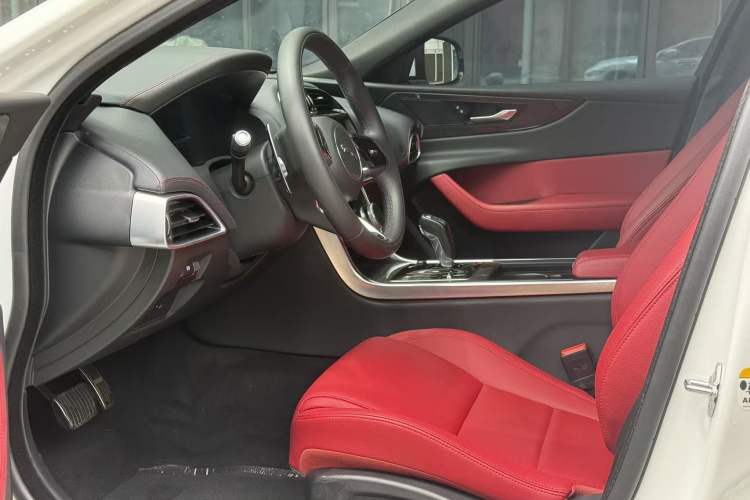 Used Jaguar XEL 2021 2.0T 250 PS Black Edition Sport Version Interior 1