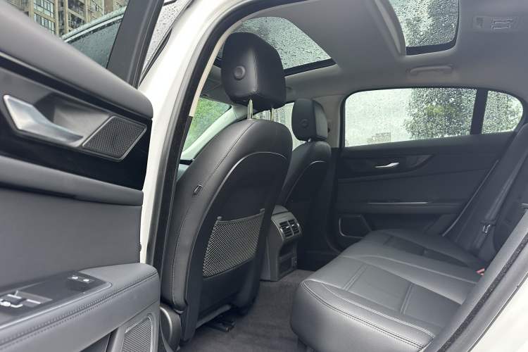 Used Jaguar XEL 2021 2.0T 250 PS S Progressive Elegance Edition Interior 3