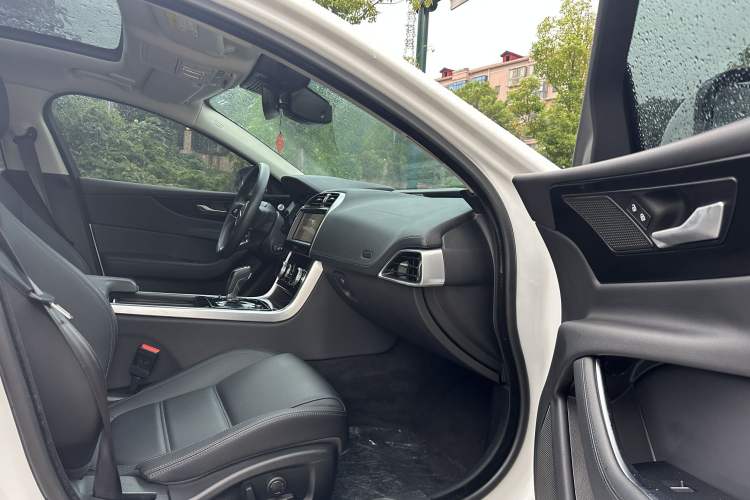Used Jaguar XEL 2021 2.0T 250 PS S Progressive Elegance Edition Interior 7