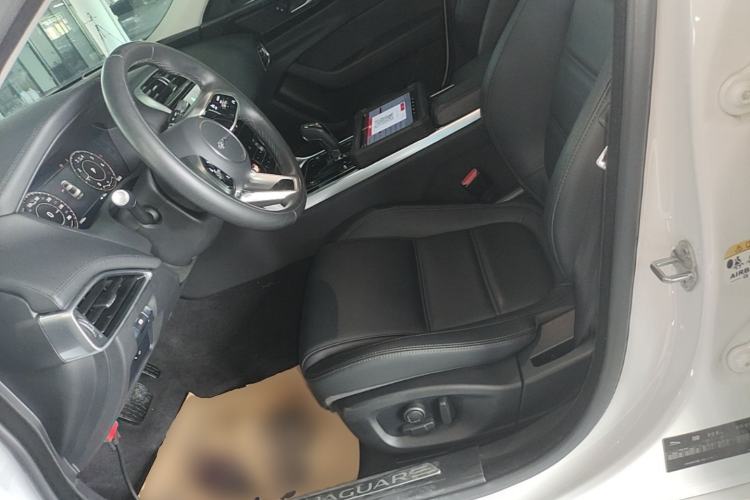 Used Jaguar XEL 2021 2.0T 250 PS S Progressive Elegance Edition Left Front Seat