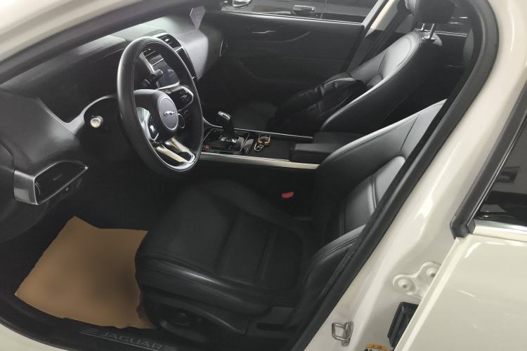 Used Jaguar XEL 2021 2.0T 250 PS S Progressive Elegance Edition Left Front Seat
