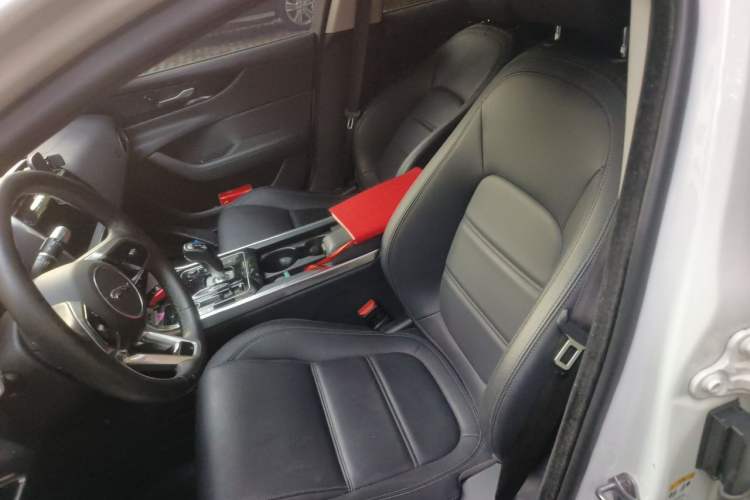 Used Jaguar XEL 2021 2.0T 250 PS S Progressive Elegance Edition Left Front Seat