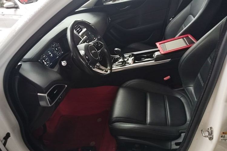 Used Jaguar XEL 2021 2.0T 250 PS S Progressive Elegance Edition Left Front Seat