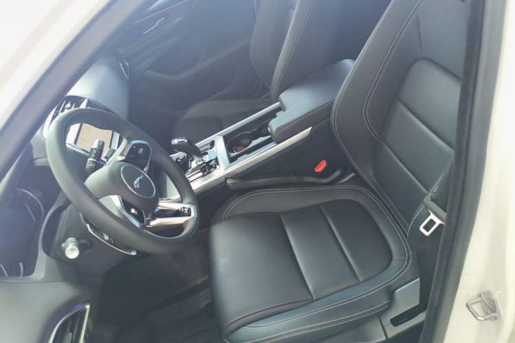 Used Jaguar XEL 2021 2.0T 200PS R-DYNAMIC Youth Sports Edition Left Front Seat