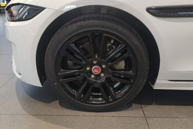 Used Jaguar XEL 2021 2.0T 250 PS Black Edition Sport Version Left Front Wheel Hub