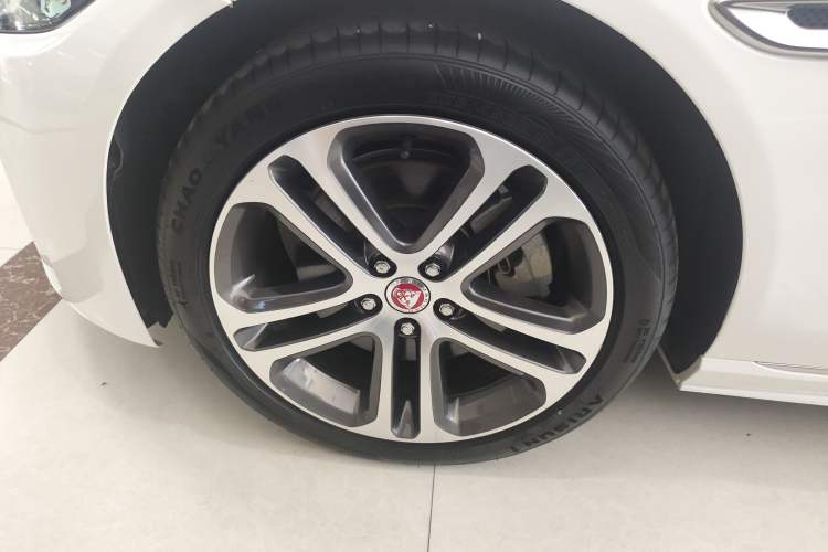 Used Jaguar XEL 2021 2.0T 250 PS R-DYNAMIC S Advanced Sport Edition Left Front Wheel Hub