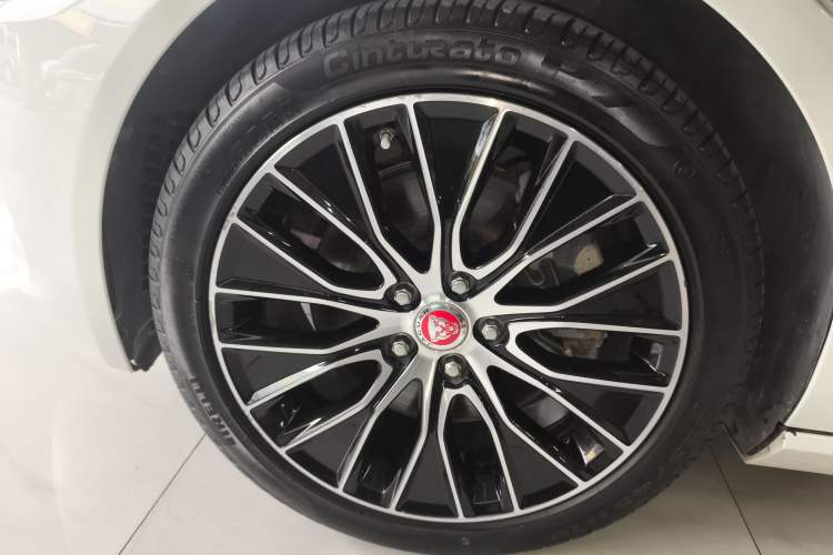 Used Jaguar XEL 2021 2.0T 250 PS S Progressive Elegance Edition Left Front Wheel Hub