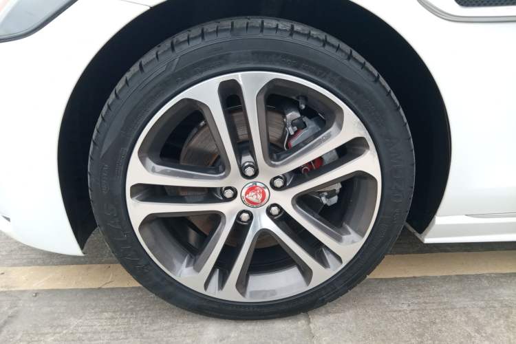 Used Jaguar XEL 2021 2.0T 250 PS R-DYNAMIC S Advanced Sport Edition Left Front Wheel Hub