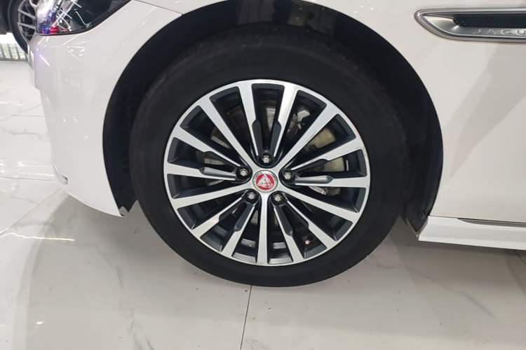 Used Jaguar XEL 2021 2.0T 200PS R-DYNAMIC Youth Sports Edition Left Front Wheel Hub