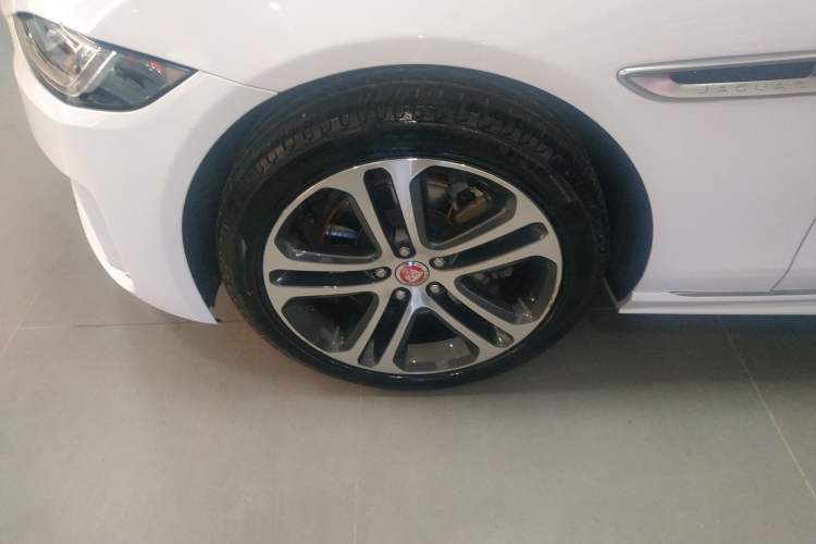 Used Jaguar XEL 2021 2.0T 250 PS R-DYNAMIC S Advanced Sport Edition Left Front Wheel Hub